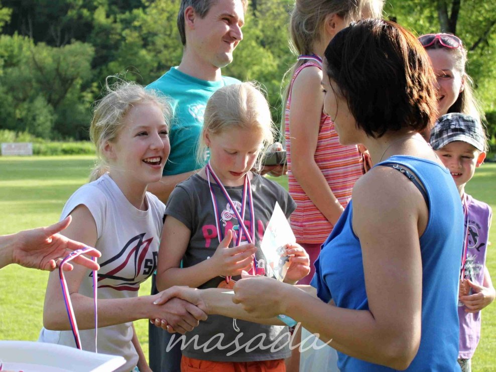 Martina a Eliška závodily  společně v běhu 