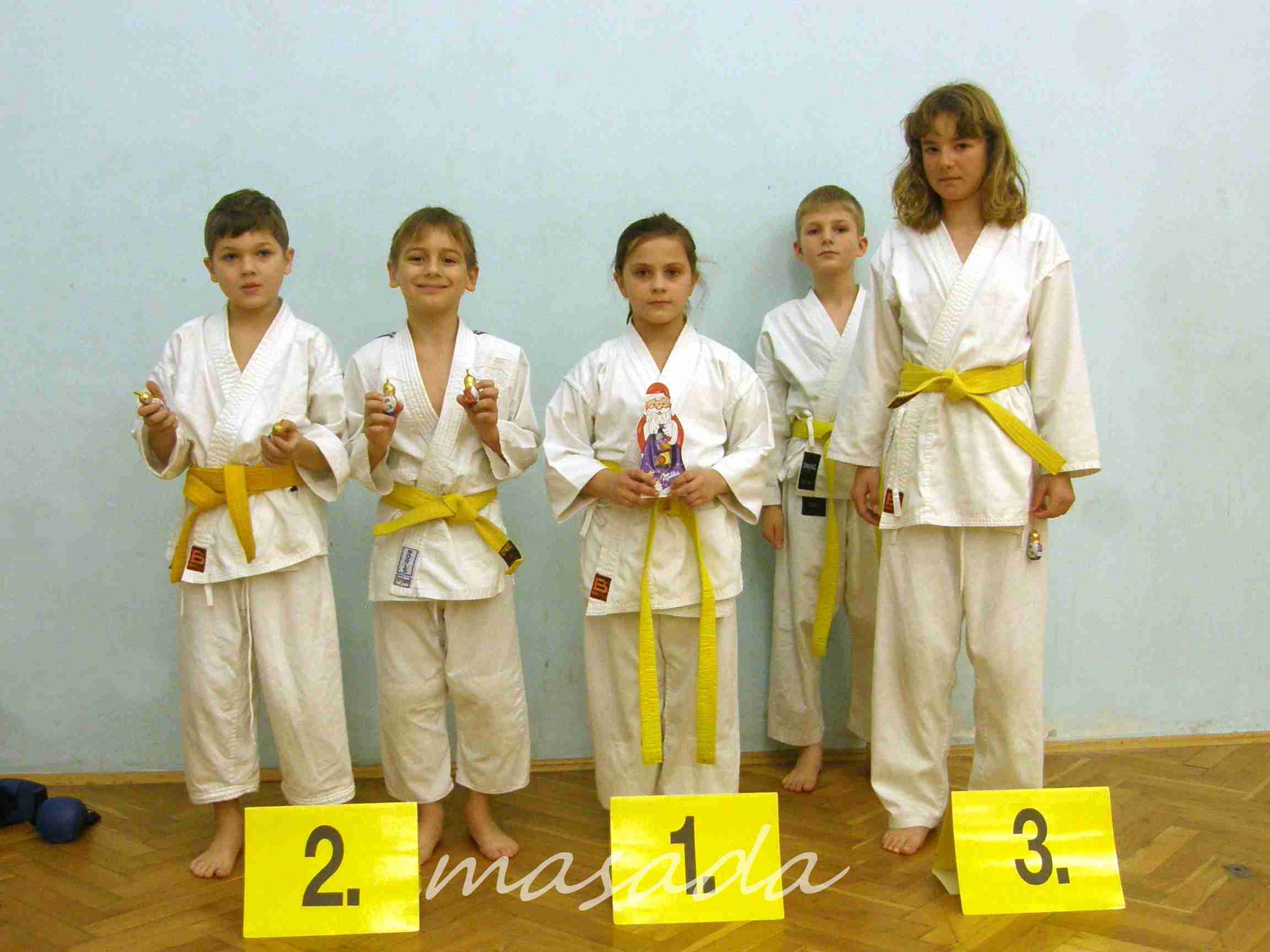 B. oddíl: kata 7.kyu 1. Karolína Ryško, 2. Erik Kubiny a Tadeáš Červený, 3. Oldřich Vykouk a Anna Taubnerová 