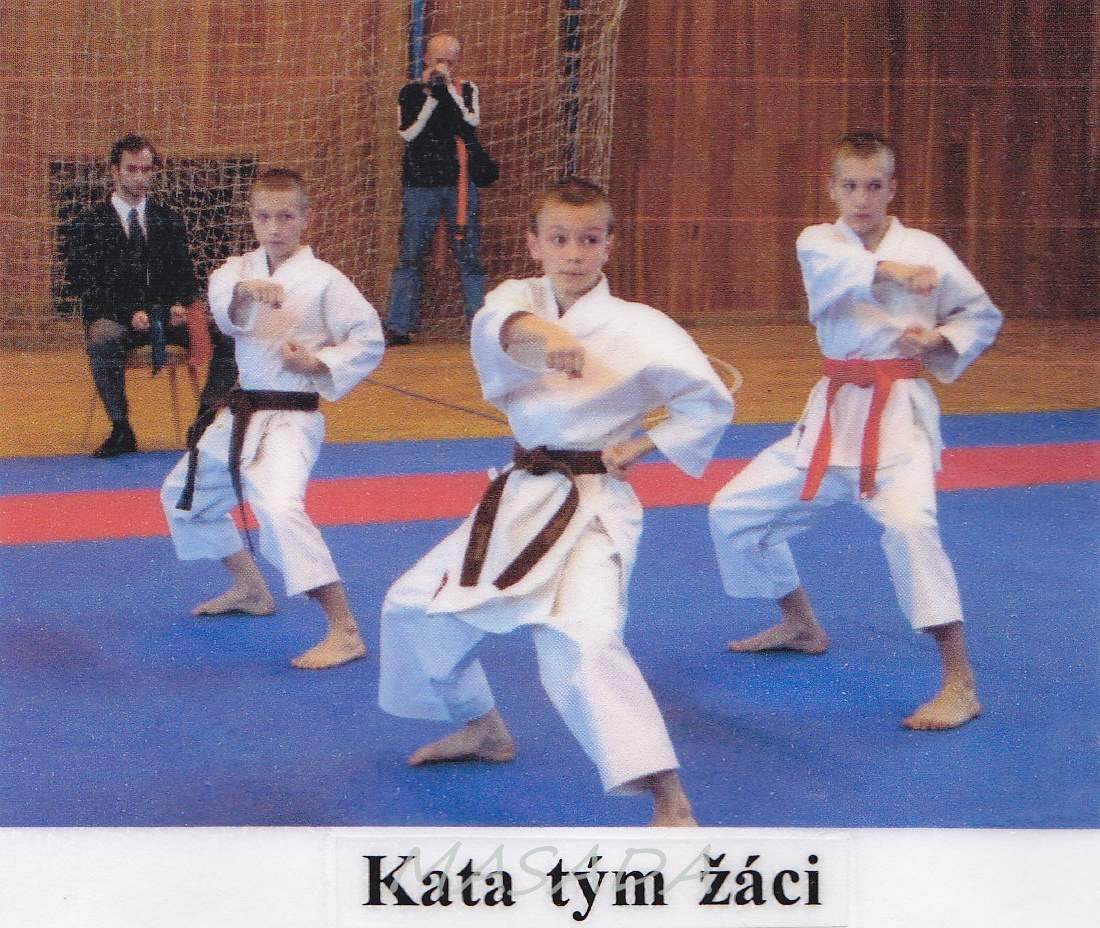 Pražský pohár / kata team ži